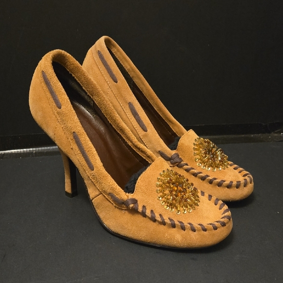 Chinese Laundry Shoes - Chinese Laundry Tan Heels with Gold Accents